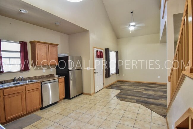 Building Photo - End Unit Townhome | Waukee Schools | Main-Floor Primary Suite