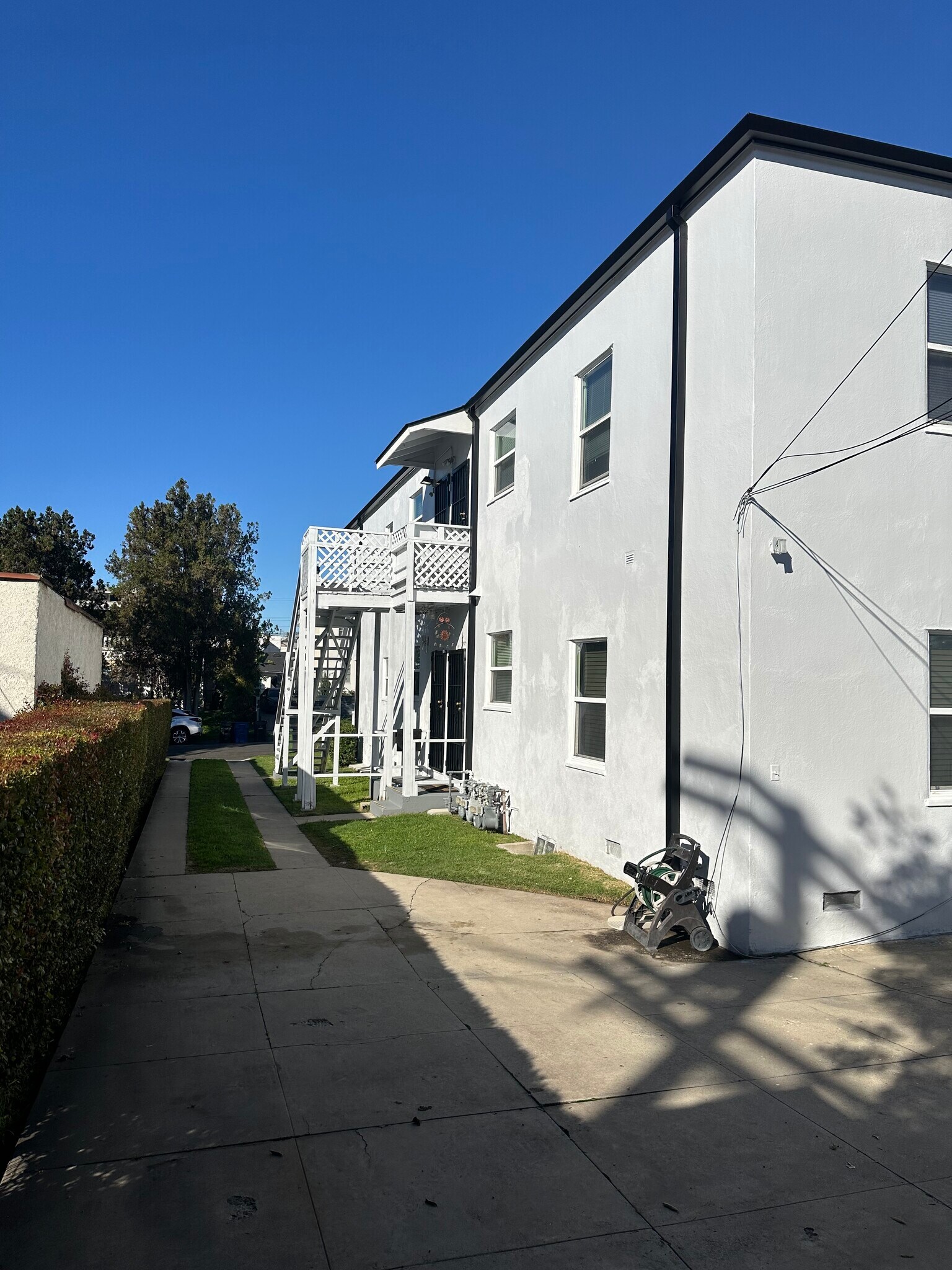 Building Photo - 2028 1/2 S West View St