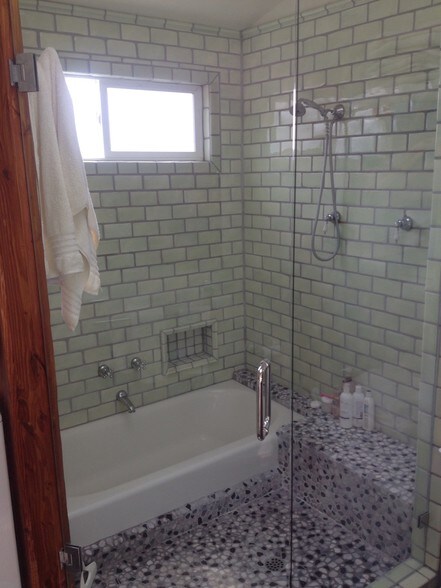 Beautiful Tile Shower/Tub - 643 Santa Clara Ave