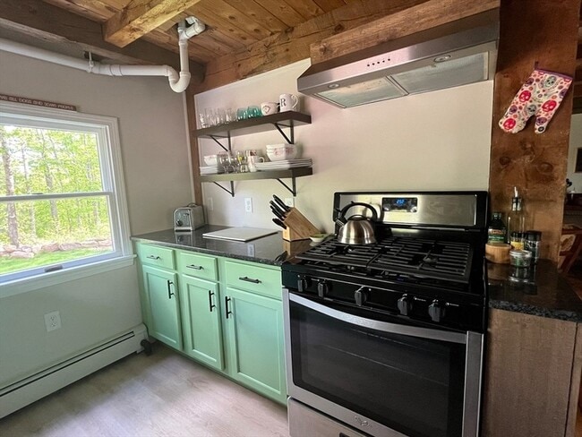 Building Photo - 102 New Templeton Rd