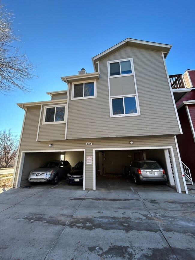 Building Photo - 2-Bedroom Condo in Northeast Boulder's Kin...