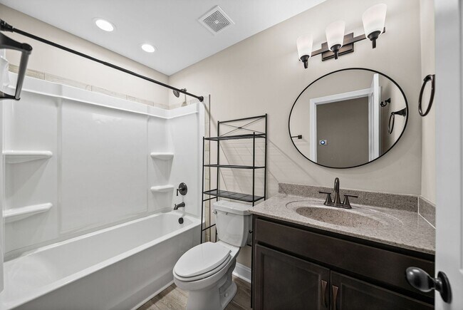Building Photo - Pet Friendly Four Bedroom!