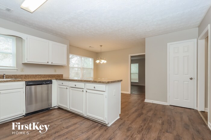 Building Photo - 8442 Glendevon Ct