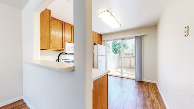 Building Photo - 1211 Hidden Creek Pl