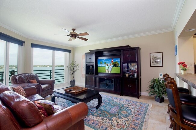 Building Photo - 8041 Sailboat Key Blvd S