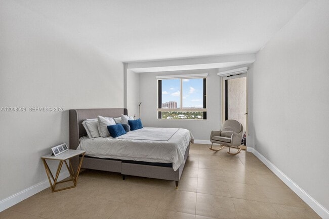 Building Photo - 151 Crandon Blvd