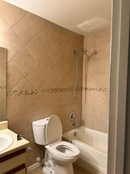 Building Photo - 5530 Chrishire Way