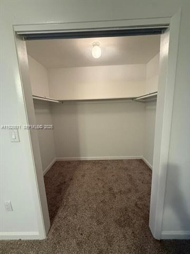 Building Photo - 8713 SW 137th Ave