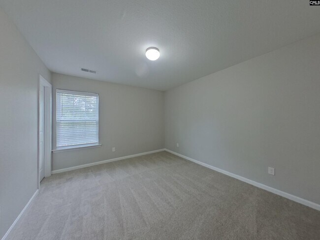 Building Photo - 750 Chariot Way
