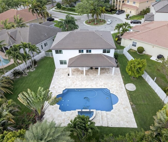 Building Photo - 1008 Highland Meadows Dr