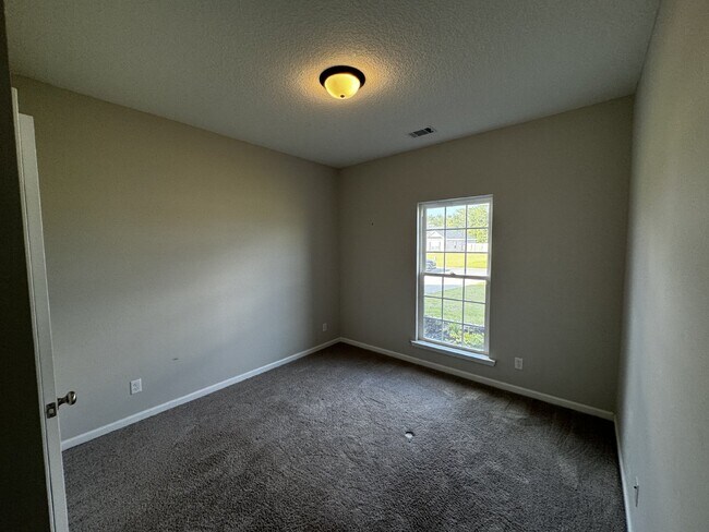 Building Photo - House for Rent