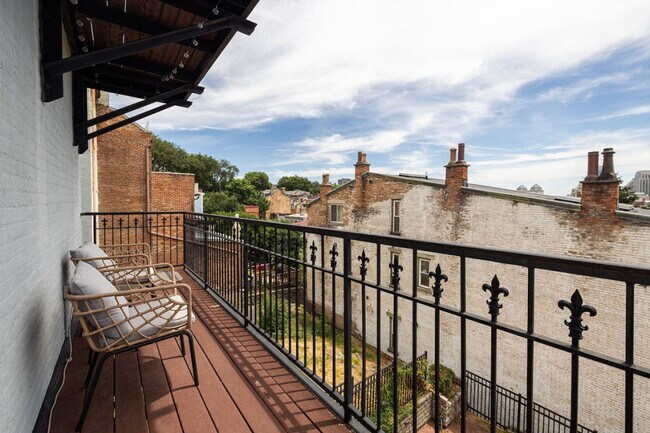 Building Photo - 1354 Broadway