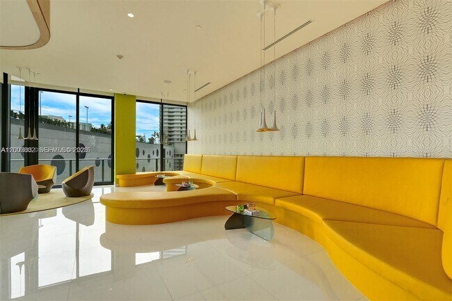 Building Photo - 501 NE 31st St