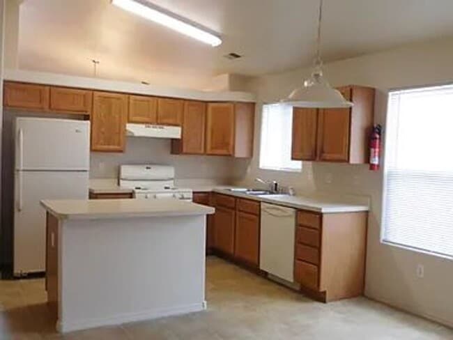 Building Photo - Come take a look at this three bedroom two...