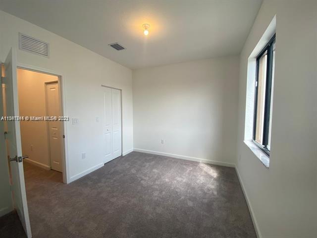 Building Photo - 575 NE 208th Terrace