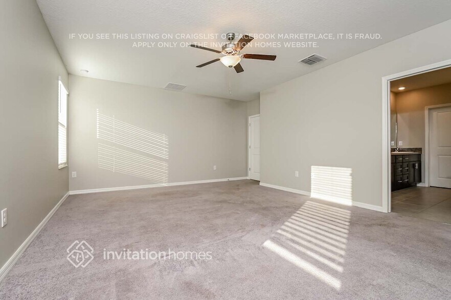 Building Photo - 1565 Blue Rose Dr