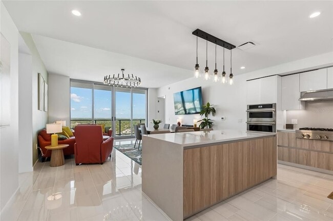 Building Photo - 400 Central Ave