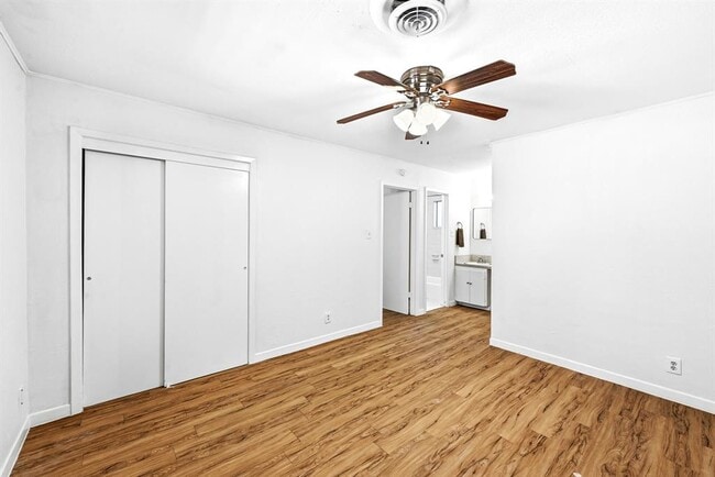 Building Photo - 8204 Exmoor Dr