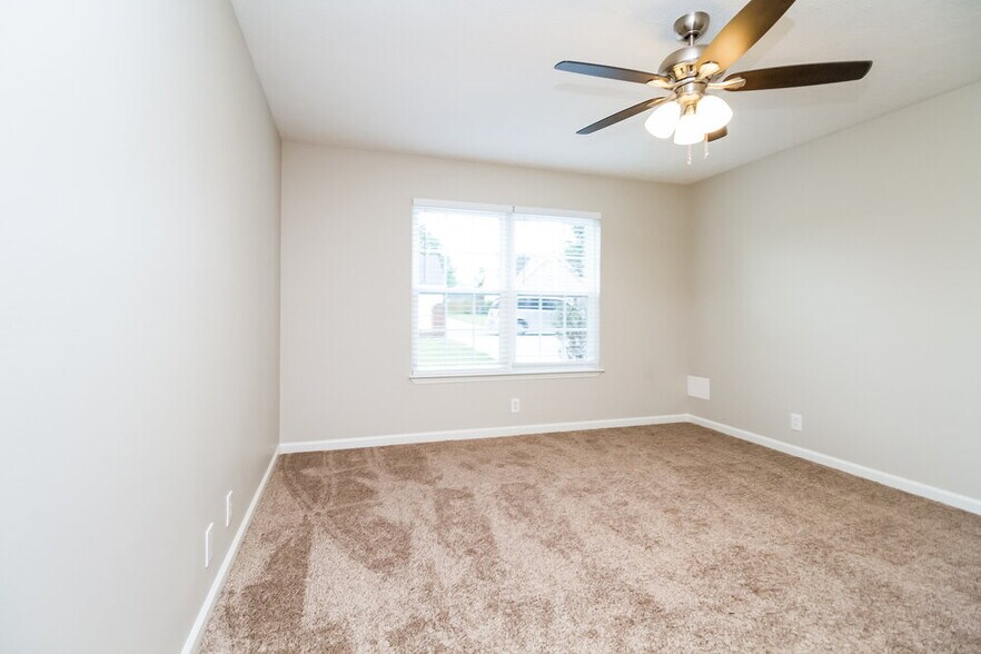 Building Photo - 2918 Weybridge Dr