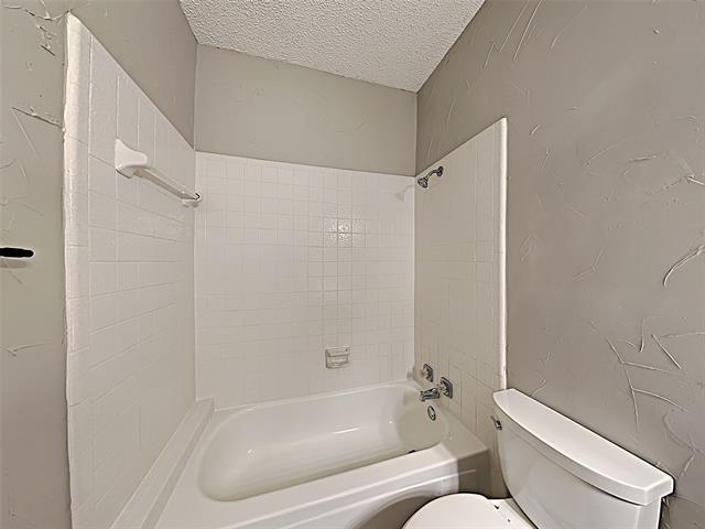 Building Photo - 7764 Creekview Dr