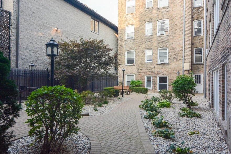 Building Photo - 2600 N Kimball Ave