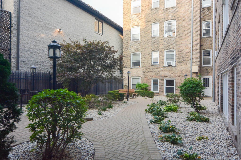 Building Photo - 2600 N Kimball Ave