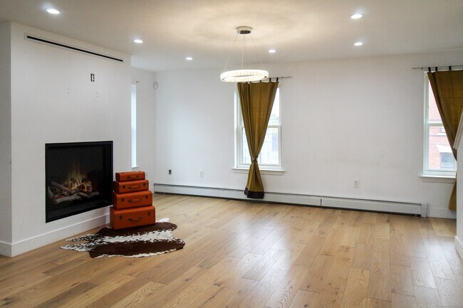 Building Photo - 41 Wolcott St