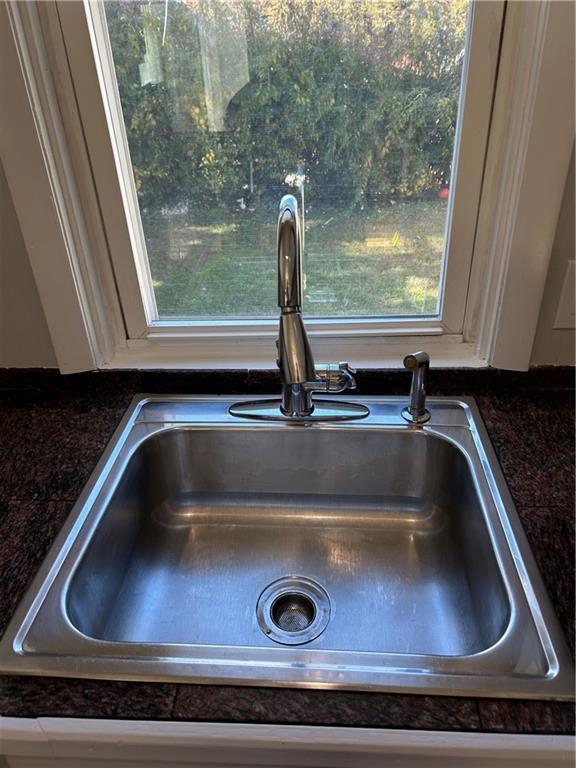 Building Photo - 336 River Ave