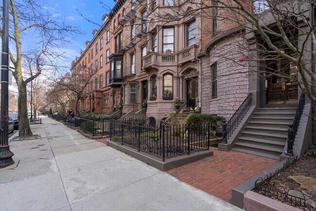 Building Photo - 167 Beacon St