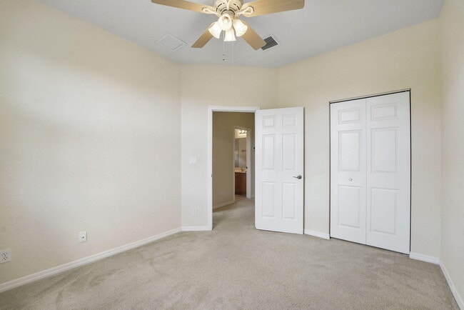 Building Photo - 128 W Royal Palm Cir