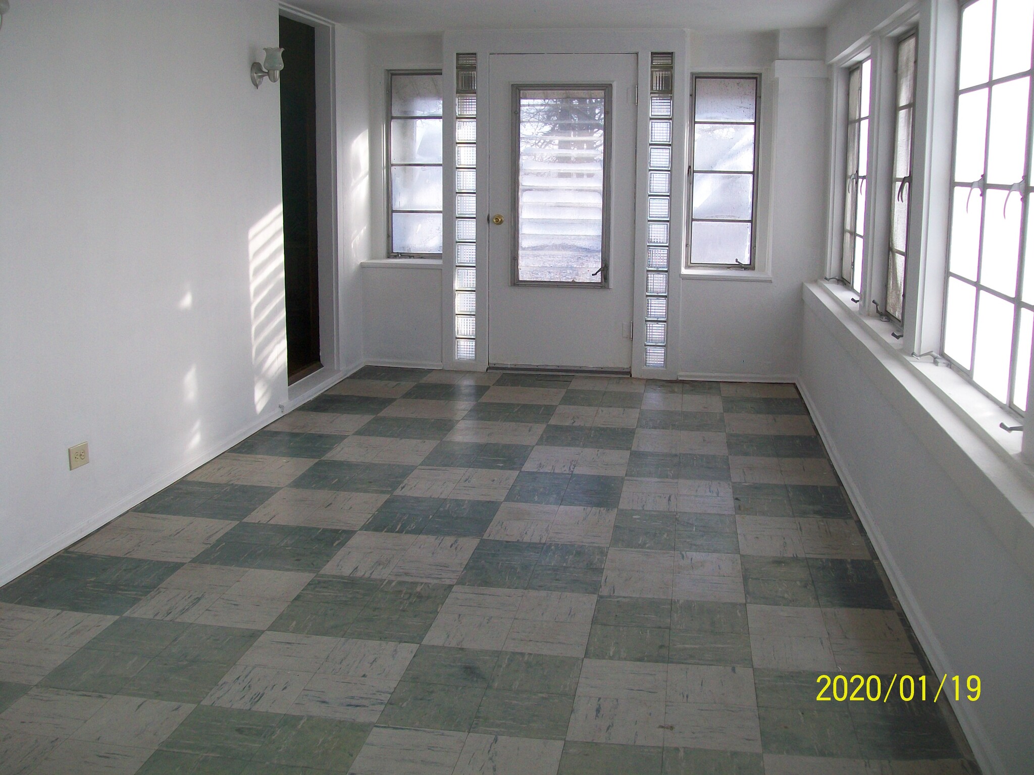 Building Photo - 5912 W 200 S