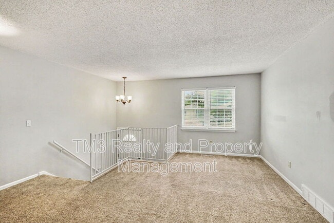 Building Photo - 1324 E 152nd Terrace