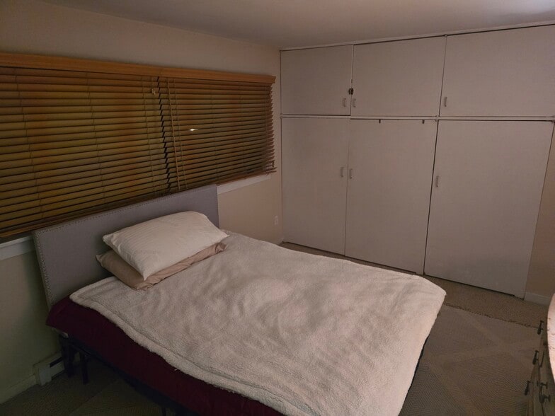 Bedroom - 18 Bridge St