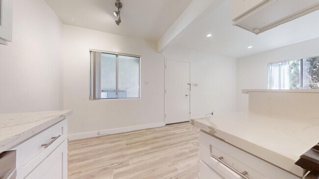 Building Photo - 1900 Rockefeller Ln