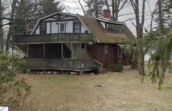 Building Photo - 232 Strouse Ave