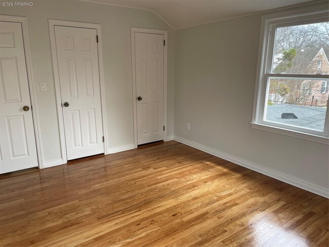 Building Photo - 9 Damson Ln