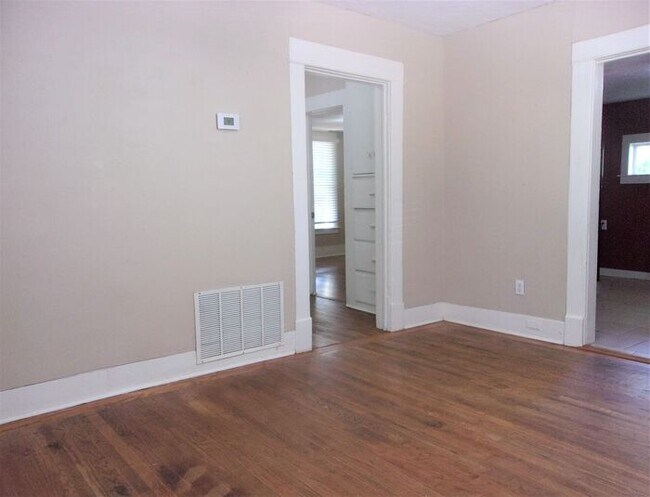 Building Photo - 2 BED 1 BATH HOME WESTLAWN PARK ADDITION OF NW OKC