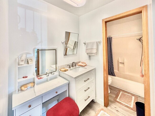 Building Photo - 2 Bedroom + 2 Bathroom Condo | Surfside III | Port Hueneme | Furnished