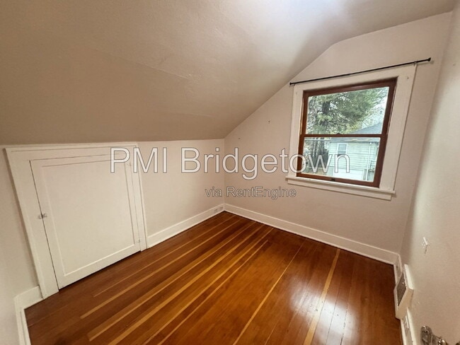 Building Photo - 4733 SE Yamhill St