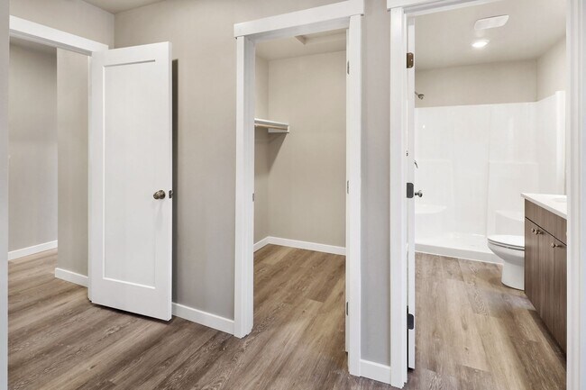 Building Photo - 1809 Eastgate Loop