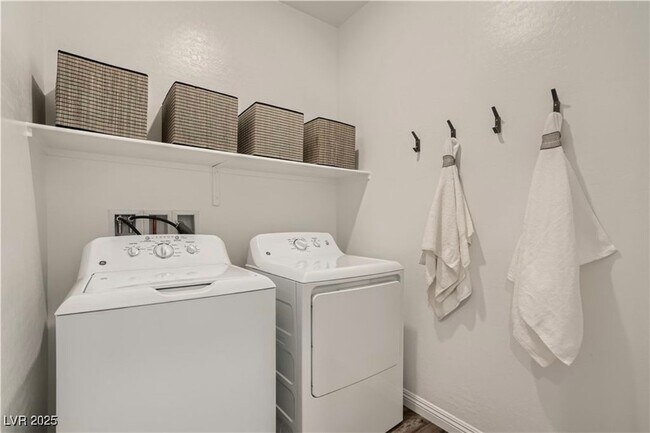 Building Photo - 9357 Aria Rdg Ave