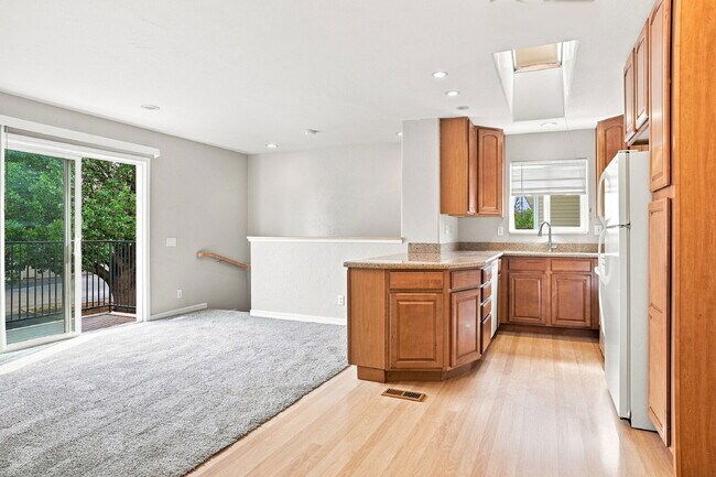 Building Photo - $1,845.95 with $300 Off the first month's rent, 2 Beds - 1 Bath, Single Family Home in Lakewood w...