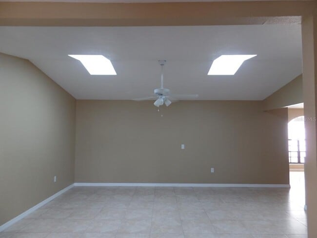 Building Photo - 8338 Fishhawk Ave