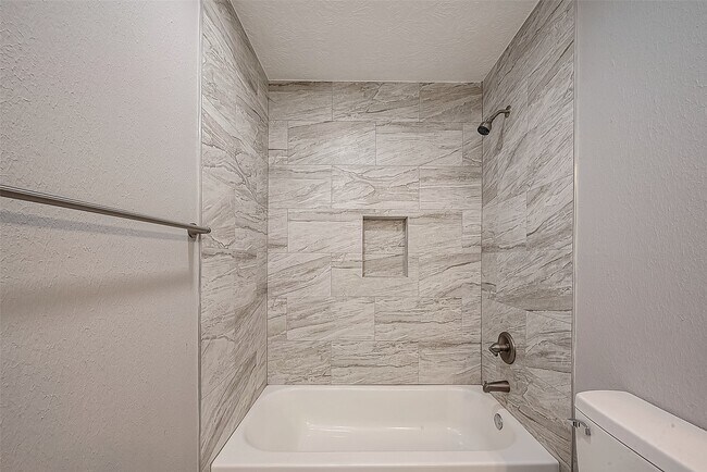 Building Photo - 1623 Cherry Ridge Dr