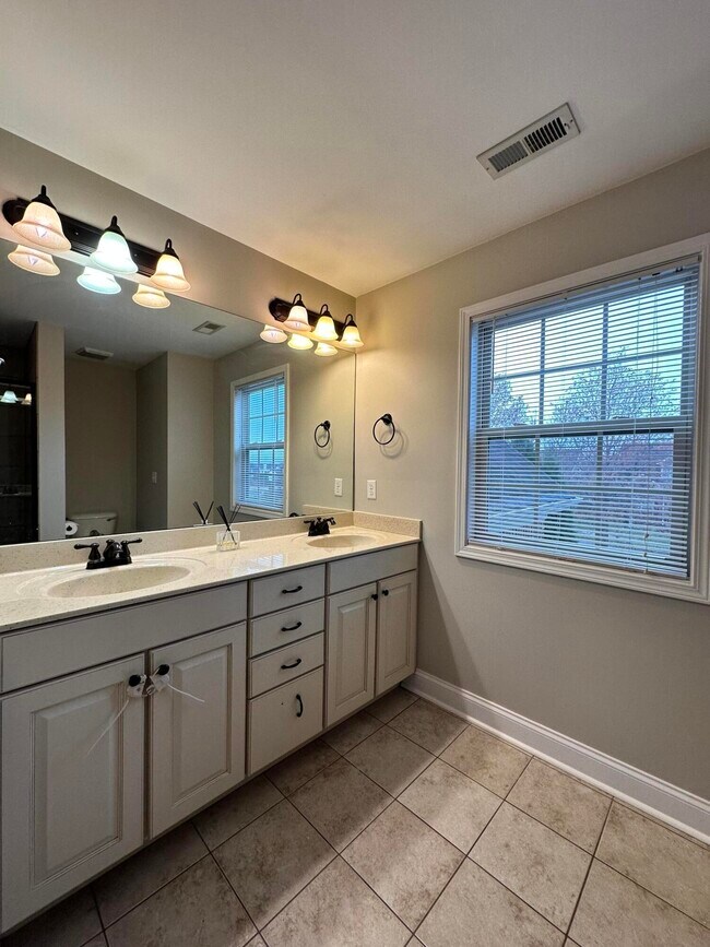 Building Photo - 2322 Patchen Wilkes Dr