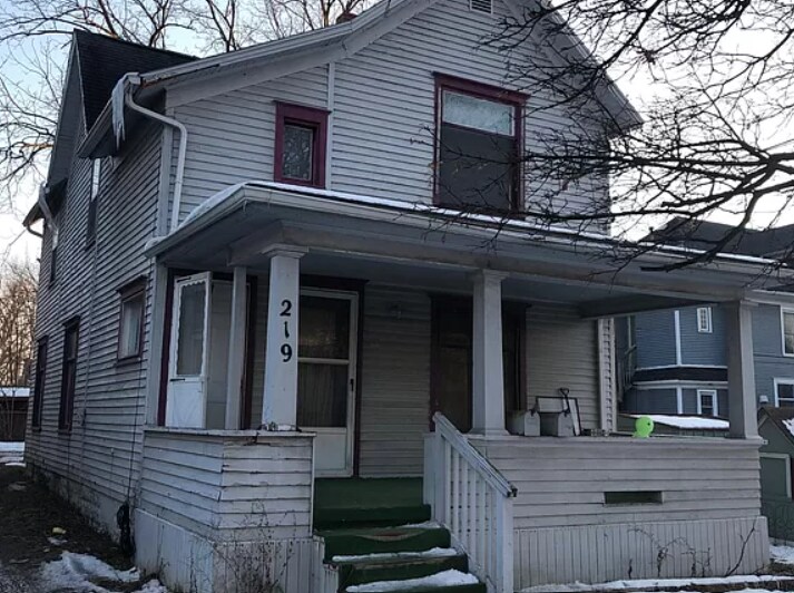 Front porch - 219 W Oakland Ave