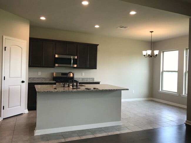 Building Photo - Close to Barksdale Air Force Base...