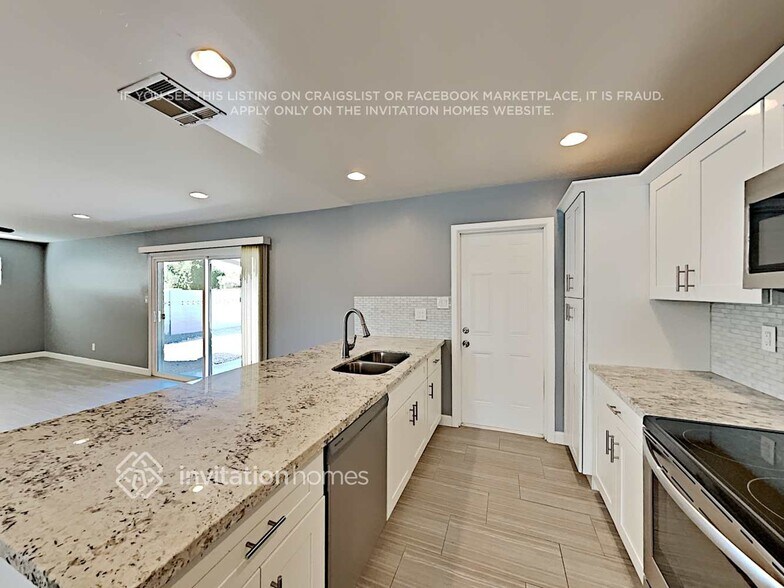 Building Photo - 420 E Hermosa Dr