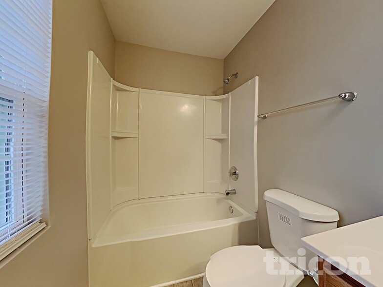 Building Photo - 4560 Stone Mountain Dr