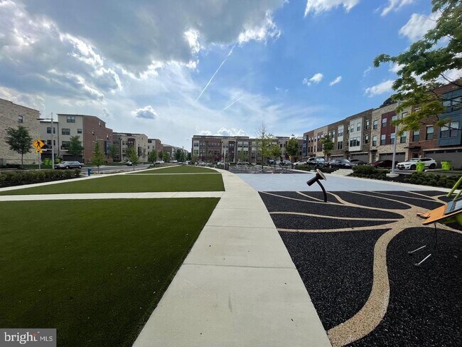 Building Photo - 2715 Evansgreen Dr